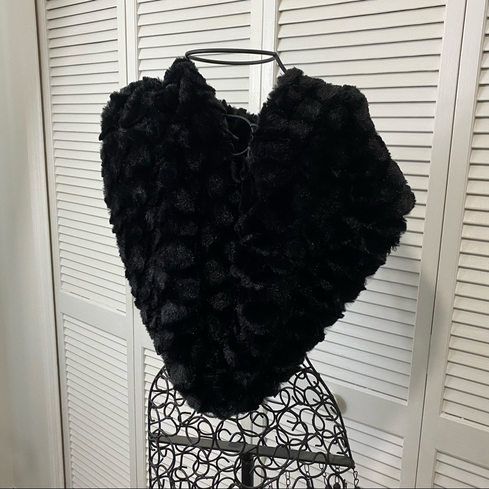 Amiee Lynn. Black Faux Fur Infinity Scarf - Picture 2 of 6